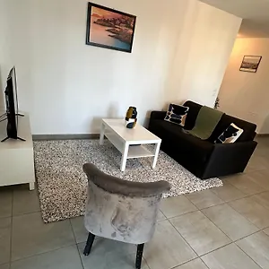  Appartement Apparemment Lumineux